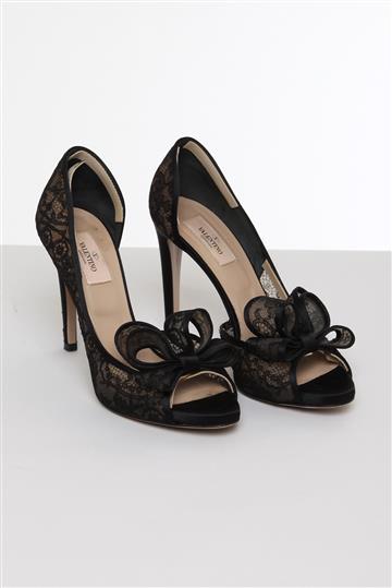 Sapato Valentino Rendado Com Laço Preto